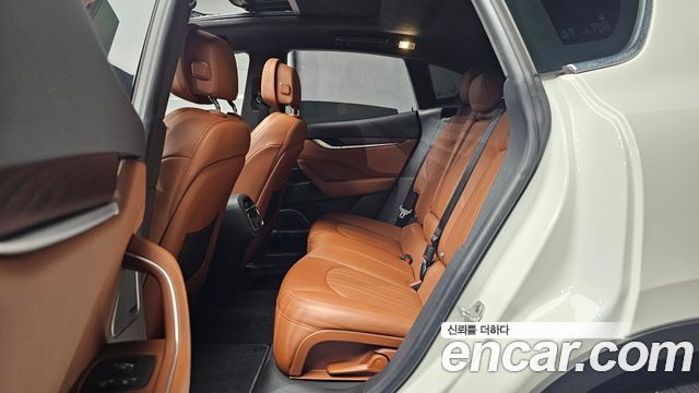 Maserati Levante 3.0 Diesel AWD 2020 — фото 12