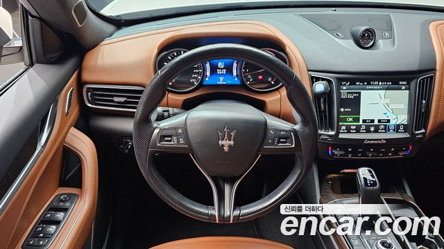 Maserati Levante 3.0 Diesel AWD 2020 — фото 13