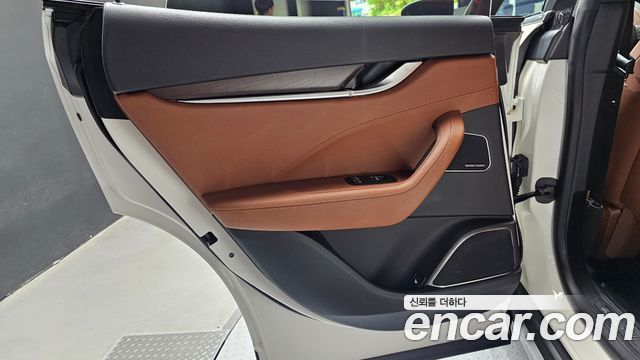 Maserati Levante 3.0 Diesel AWD 2020 — фото 25