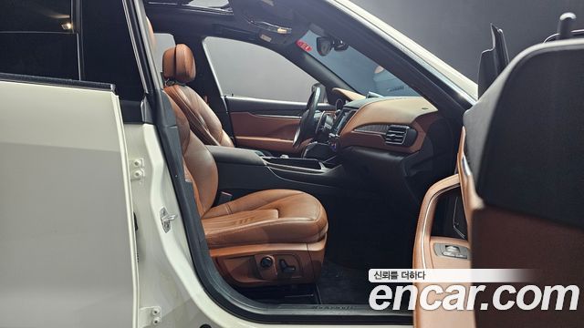 Maserati Levante 3.0 Diesel AWD 2020 — фото 26