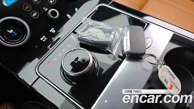 Land Rover Range Rover Velar 3.0 D300 R-Dynamic HSE 2020 — фото 9