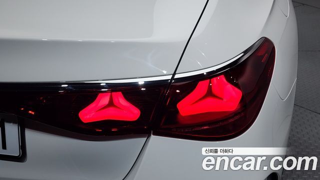 Mercedes-Benz E-Class (W214) E200 AMG Line 2026 — фото 23