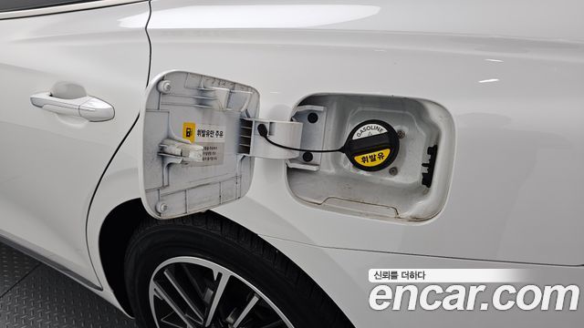 Hyundai Grandeur (IG) 2.5 Premium 2023 — фото 35