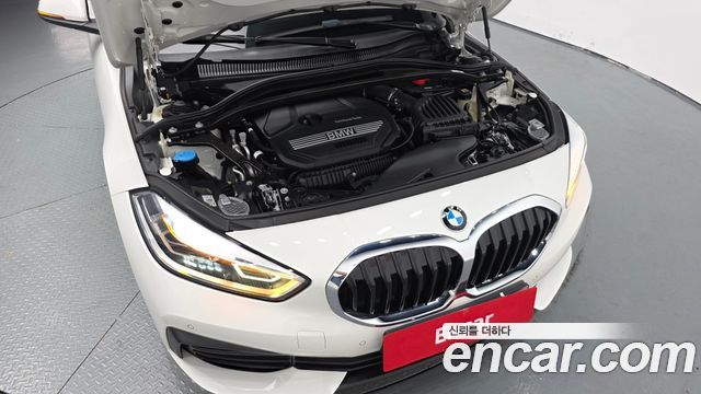 BMW 1 Series (F40) 120i Advantage 2022 — фото 6
