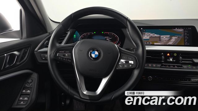 BMW 1 Series (F40) 120i Advantage 2022 — фото 13