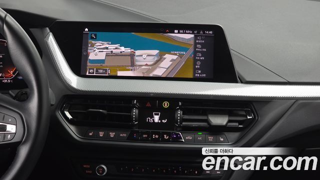 BMW 1 Series (F40) 120i Advantage 2022 — фото 14