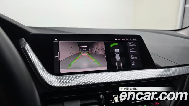 BMW 1 Series (F40) 120i Advantage 2022 — фото 15