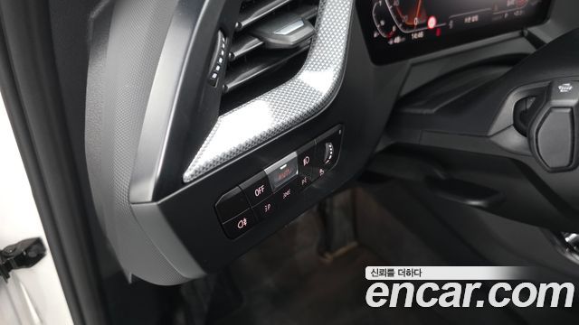 BMW 1 Series (F40) 120i Advantage 2022 — фото 18