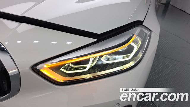 BMW 1 Series (F40) 120i Advantage 2022 — фото 22