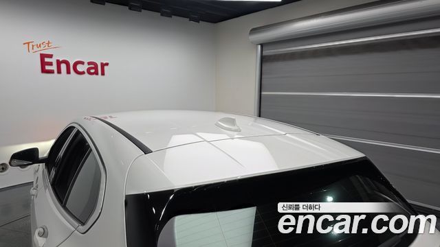 BMW 1 Series (F40) 120i Advantage 2022 — фото 30