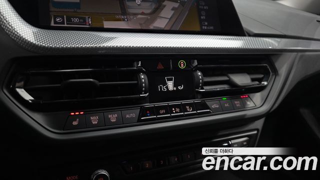 BMW 1 Series (F40) 120i Advantage 2022 — фото 31