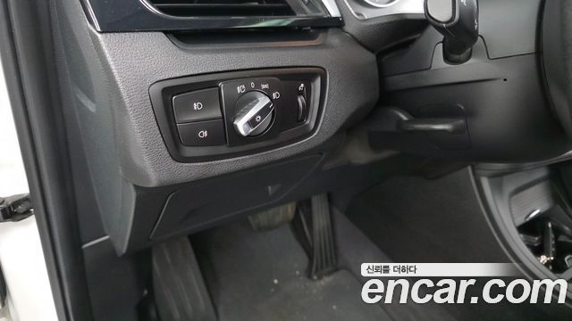 BMW X1 (F48) xDrive 20d 2016 — фото 17