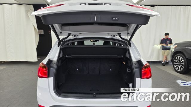 BMW X1 (F48) xDrive 20d 2016 — фото 20