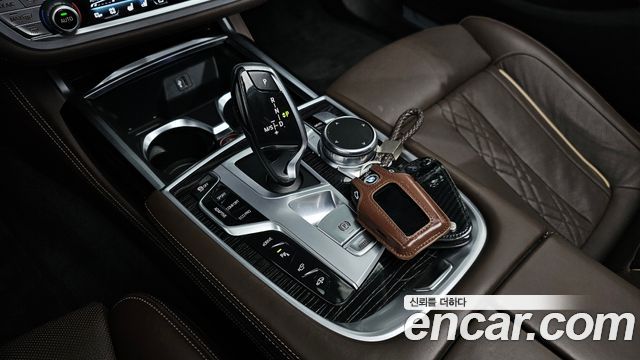 BMW 7 Series (G11) 740e iPerformance M Sport 2019 — фото 9