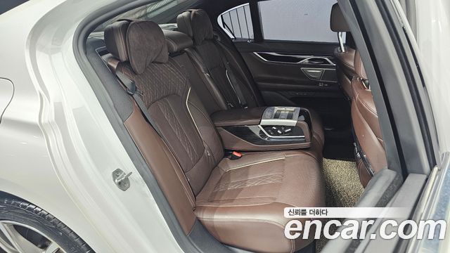 BMW 7 Series (G11) 740e iPerformance M Sport 2019 — фото 11