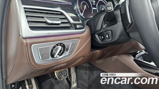 BMW 7 Series (G11) 740e iPerformance M Sport 2019 — фото 17