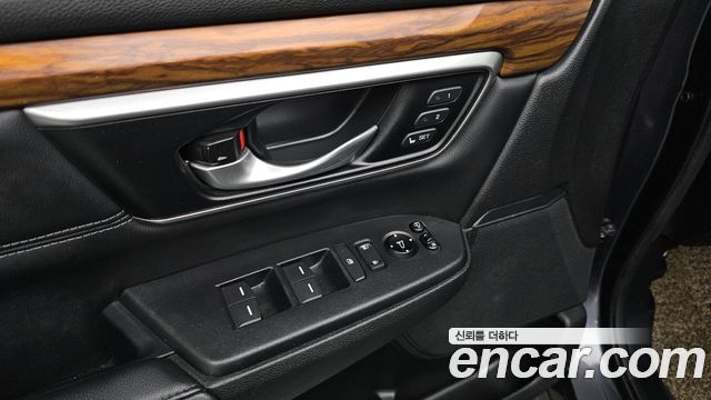 Honda CR-V (V) 1.5 Touring 4WD 2019 — фото 19