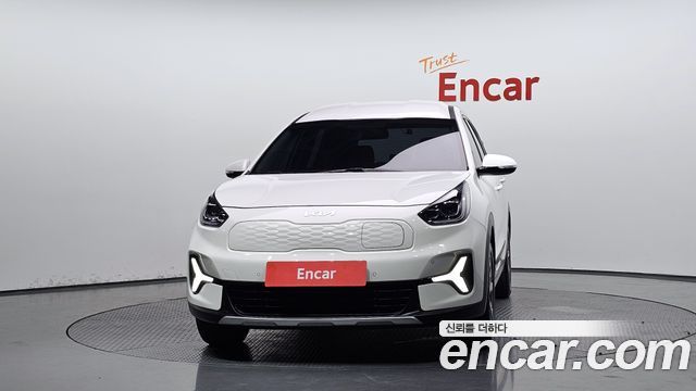 Kia Niro Plus Air 2023 — фото 3