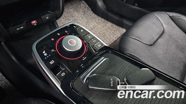 Kia Niro Plus Air 2023 — фото 9
