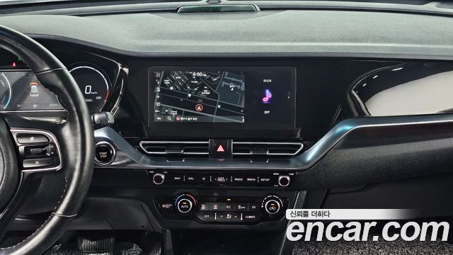 Kia Niro Plus Air 2023 — фото 15