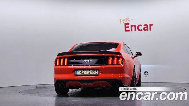Ford Mustang Coupe 2015 — фото 4