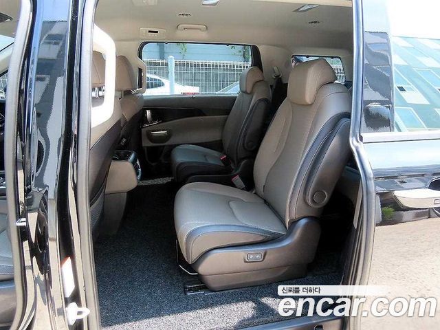 Kia Carnival (IV) HEV 9seater Signature 2025 — фото 6