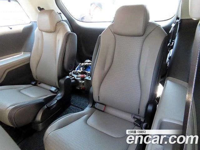 Kia Carnival (IV) HEV 9seater Signature 2025 — фото 7