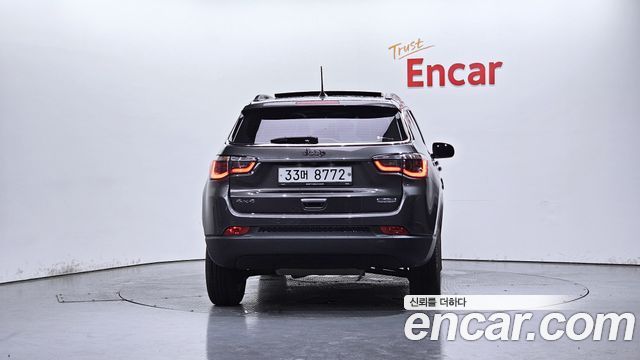 Jeep Compass (II) 2.4 Longitude AWD 2019 — фото 4