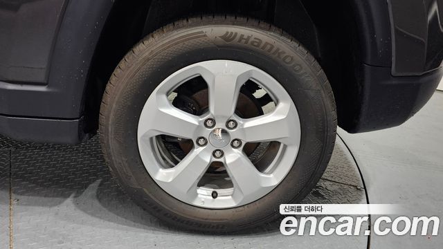 Jeep Compass (II) 2.4 Longitude AWD 2019 — фото 5