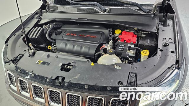 Jeep Compass (II) 2.4 Longitude AWD 2019 — фото 6