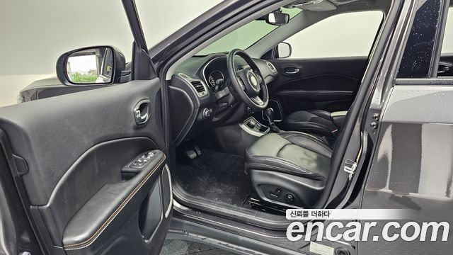 Jeep Compass (II) 2.4 Longitude AWD 2019 — фото 10