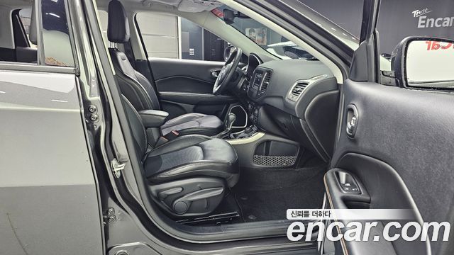 Jeep Compass (II) 2.4 Longitude AWD 2019 — фото 11