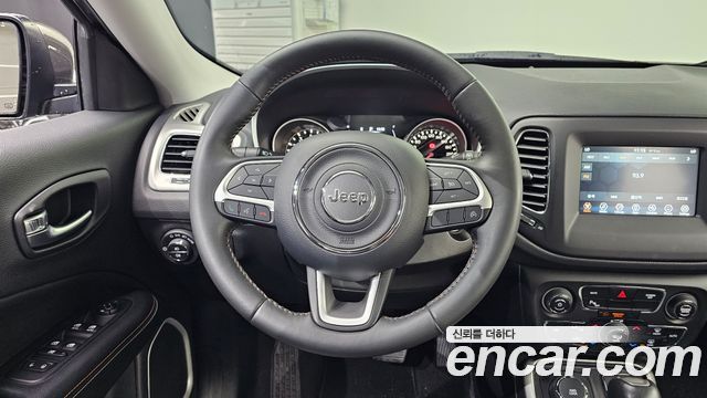 Jeep Compass (II) 2.4 Longitude AWD 2019 — фото 13