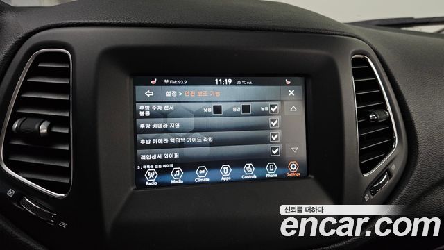 Jeep Compass (II) 2.4 Longitude AWD 2019 — фото 16
