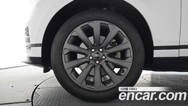 Land Rover Range Rover Velar 2.0 P250 R-Dynamic SE 2023 — фото 5