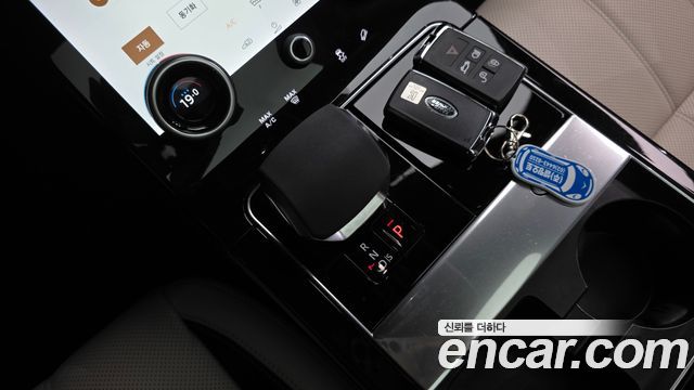 Land Rover Range Rover Velar 2.0 P250 R-Dynamic SE 2023 — фото 9