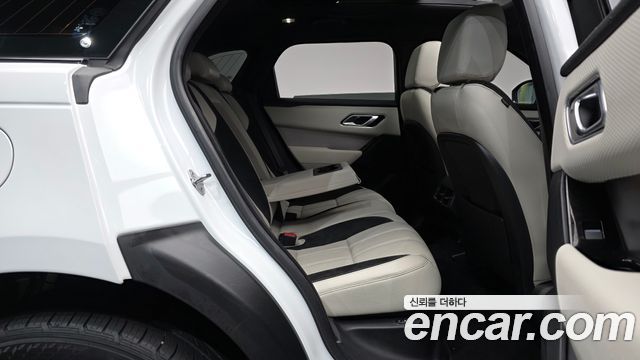 Land Rover Range Rover Velar 2.0 P250 R-Dynamic SE 2023 — фото 15