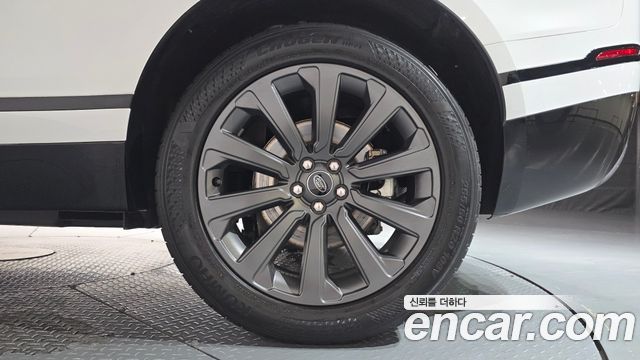 Land Rover Range Rover Velar 2.0 P250 R-Dynamic SE 2023 — фото 27