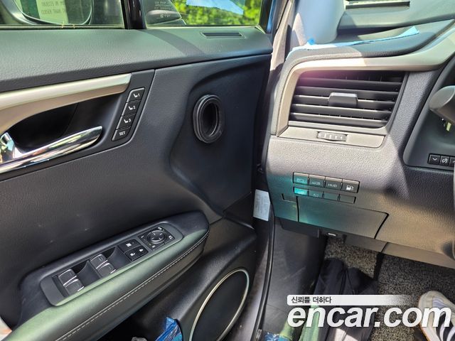 Lexus RX450h (IV) Executive 2022 — фото 10