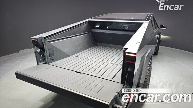 Tesla Cybertruck AWD 2024 — фото 19