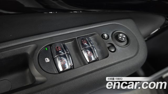 MINI Cooper Clubman Classic 2nd 2023 — фото 33