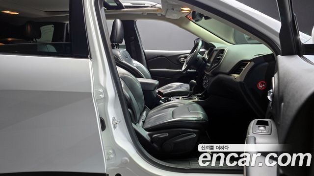 Jeep Cherokee (KL) 2.2 Diesel Longitude AWD 2016 — фото 11