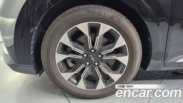 Kia Carnival (IV) Gasoline 7-Seater Signature 2023 — фото 5