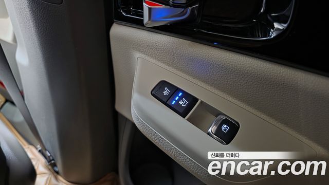 Kia Carnival (IV) Gasoline 7-Seater Hi Limousine Signature 2024 — фото 22