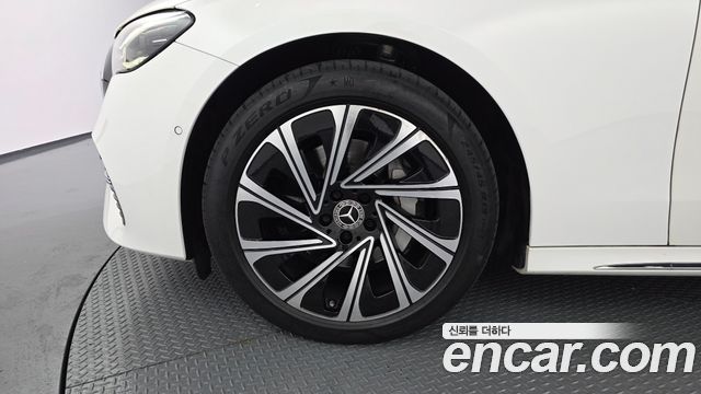 Mercedes-Benz E-Class (W214) E300 4MATIC Exclusive 2024 — фото 5