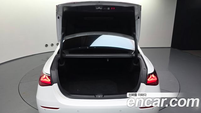 Mercedes-Benz E-Class (W214) E300 4MATIC Exclusive 2024 — фото 24