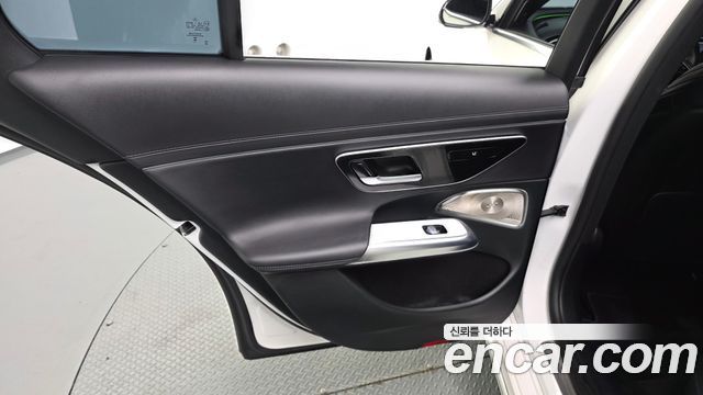 Mercedes-Benz E-Class (W214) E300 4MATIC Exclusive 2024 — фото 31
