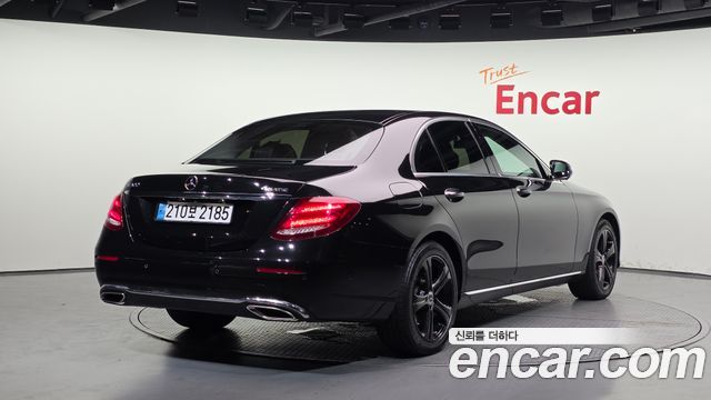 Mercedes-Benz E-Class (W213) E300 4MATIC Avnatgarde 2019 — фото 2