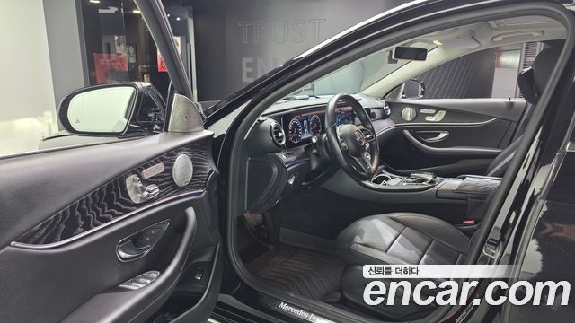 Mercedes-Benz E-Class (W213) E300 4MATIC Avnatgarde 2019 — фото 10
