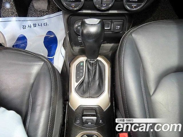 Jeep Renegade 2.0 Diesel Limited AWD 2017 — фото 10